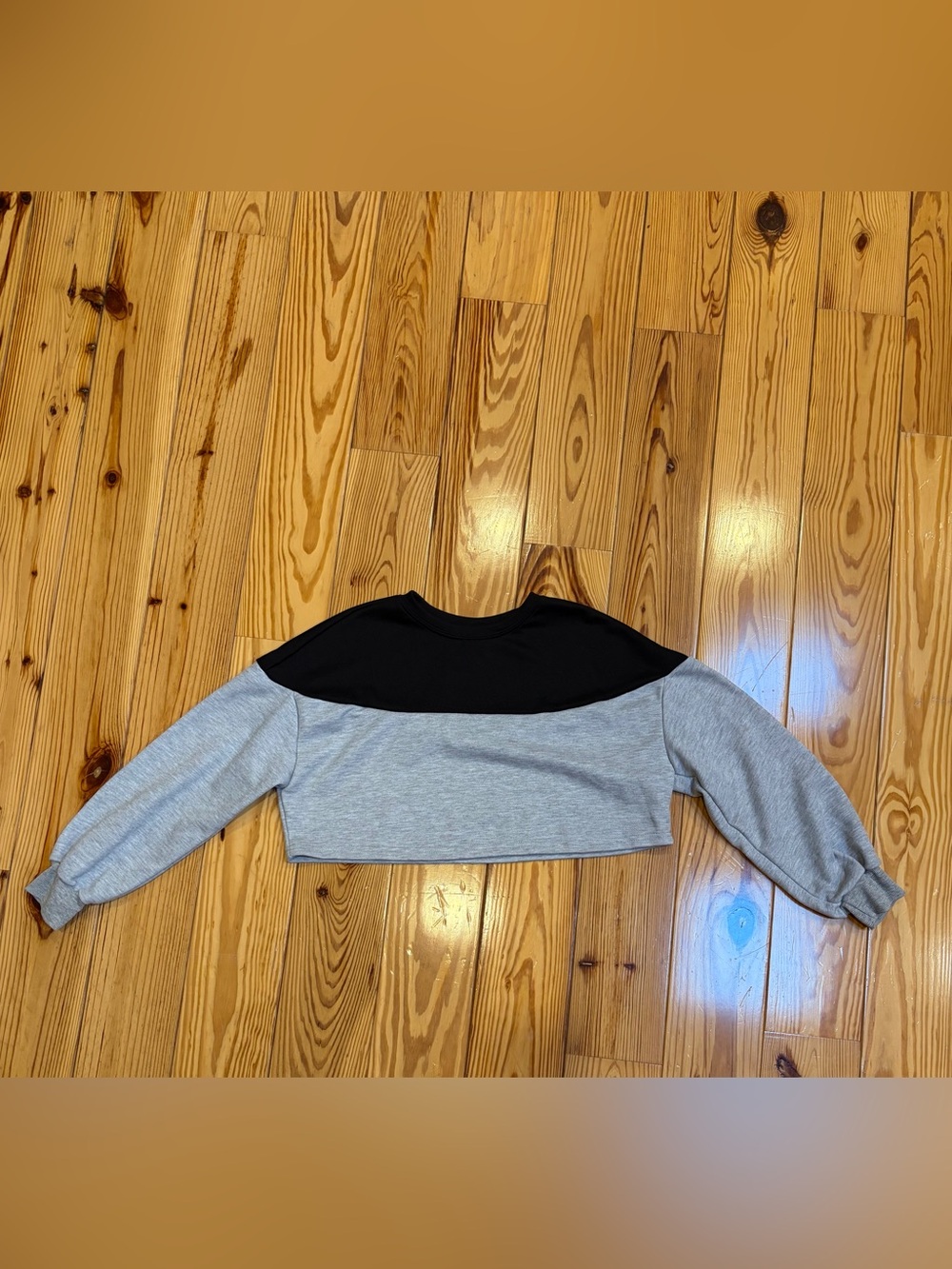 Black and Gray Two Tone Colorblock Cropped Sweatshirt